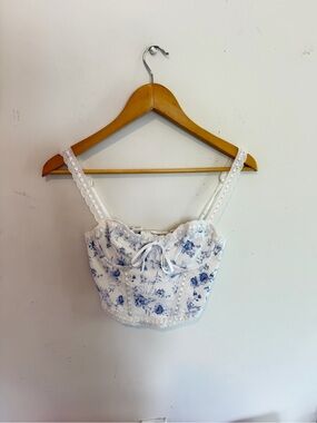 White & Blue Floral Lace-Trim Crop Top - Unbranded